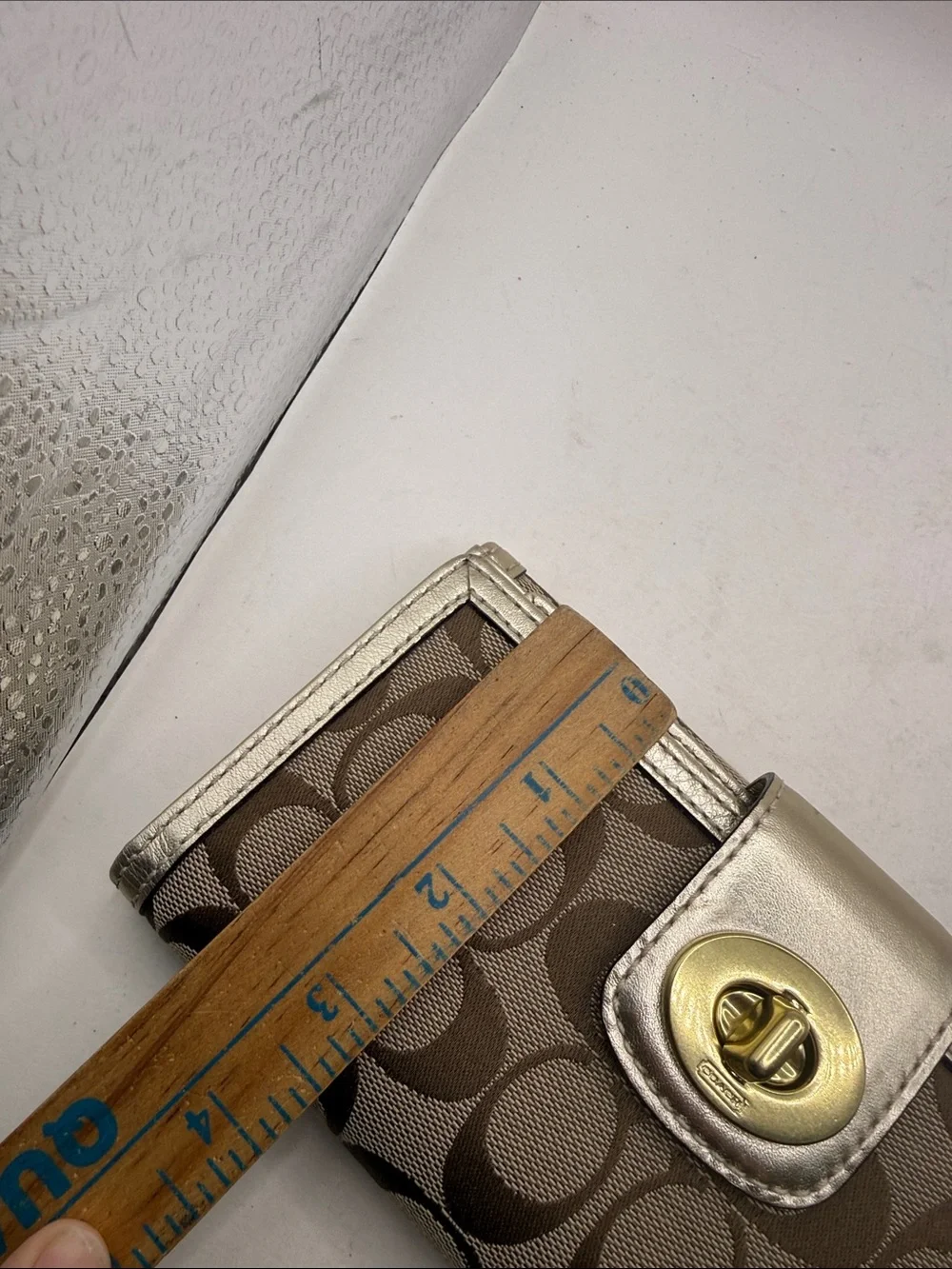 Coach Turnlock Slim Envelope Flap Wallet Purse Tan Checkbook ID Card Holder